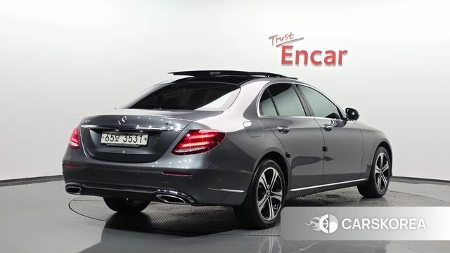 Mercedes-Benz E-Class W213 2019 Серый из Кореи