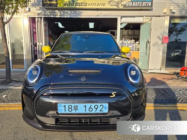 Mini Cooper Electric 2022 Черный из Кореи
