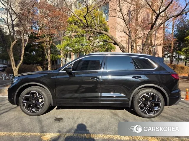 Volkswagen Touareg 3rd generation 2025 Черный из Кореи