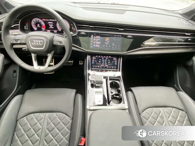 Audi SQ7 2025 Черный из Китая
