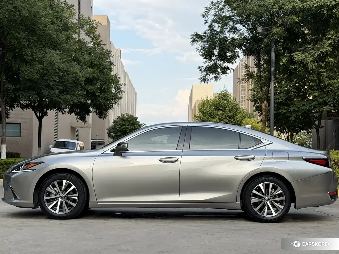 Lexus ES 2020 Silver/gray из Китая