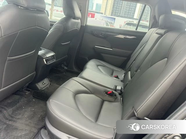 Toyota Highlander 2024 Черный из Китая