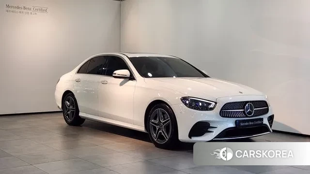 Mercedes-Benz E-Class W213 2023 Белый из Кореи