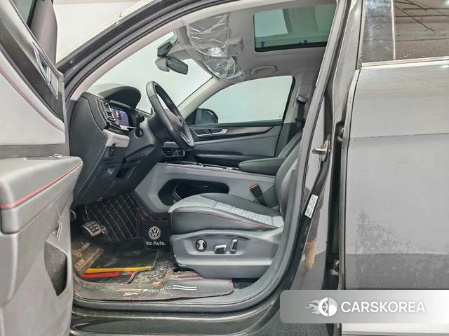 Volkswagen Tourang 2022 Черный из Китая