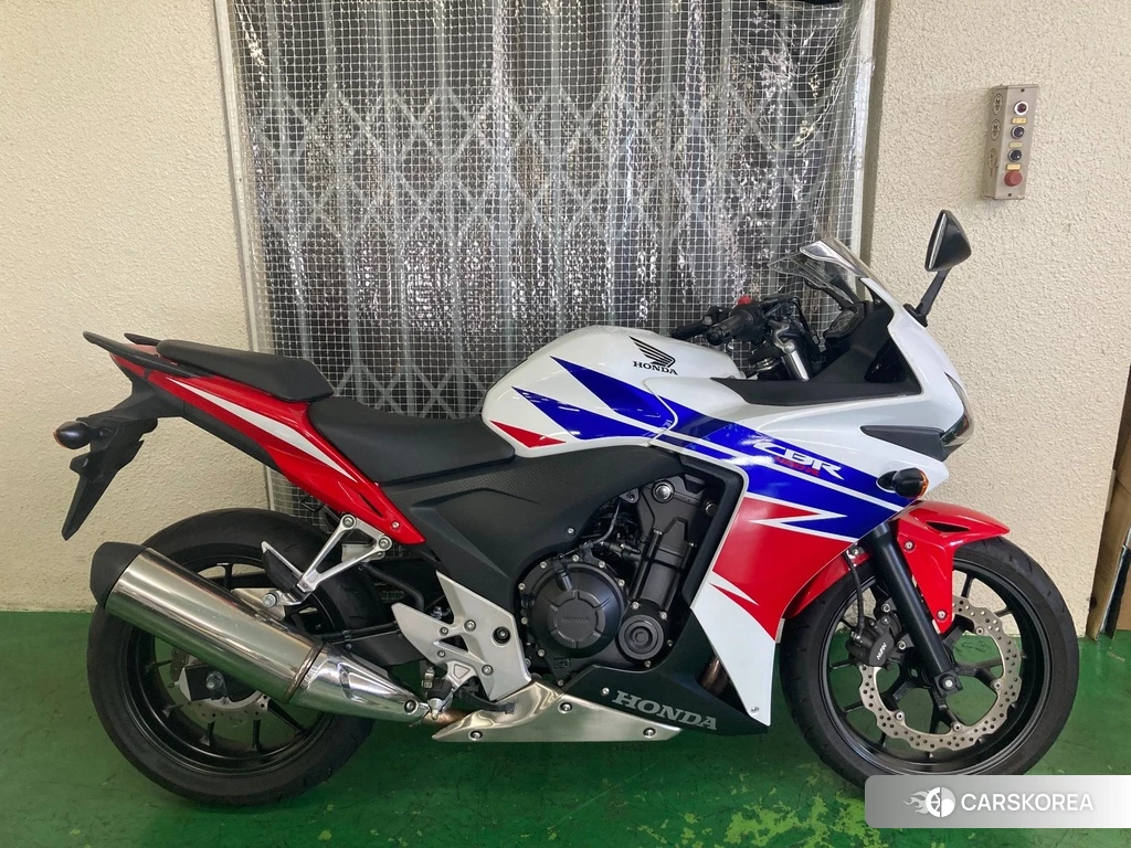 Проданный Honda CBR400R 2016 из Японии