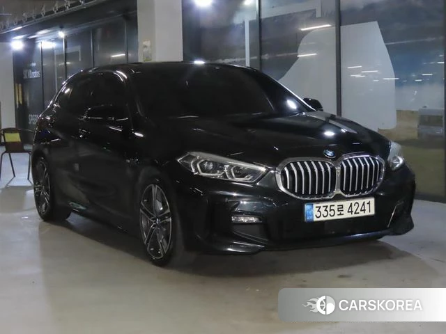 BMW 1 Series (F40) 2022 Черный из Кореи