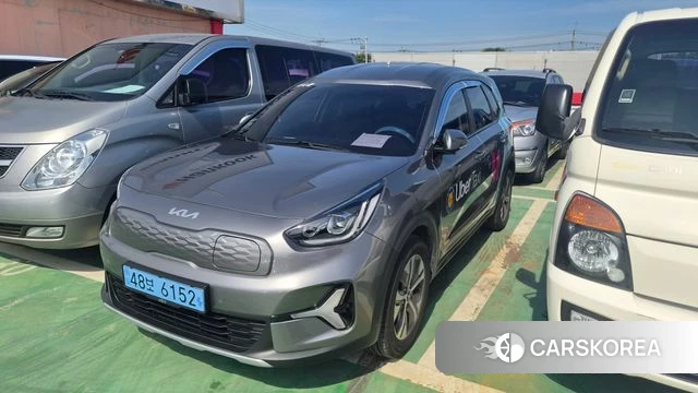 Kia Niro Plus 2022 Серебристо-серый из Кореи