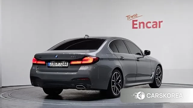 BMW 5 Series (G30) 2022 Серый из Кореи