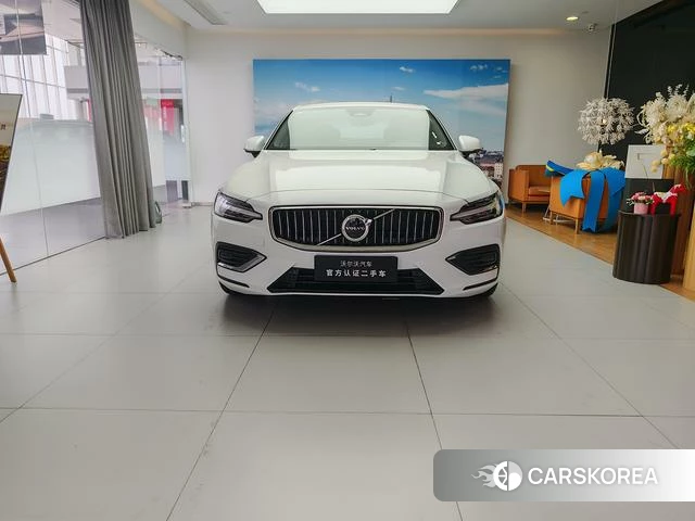 Volvo S60 2025 Белый из Китая