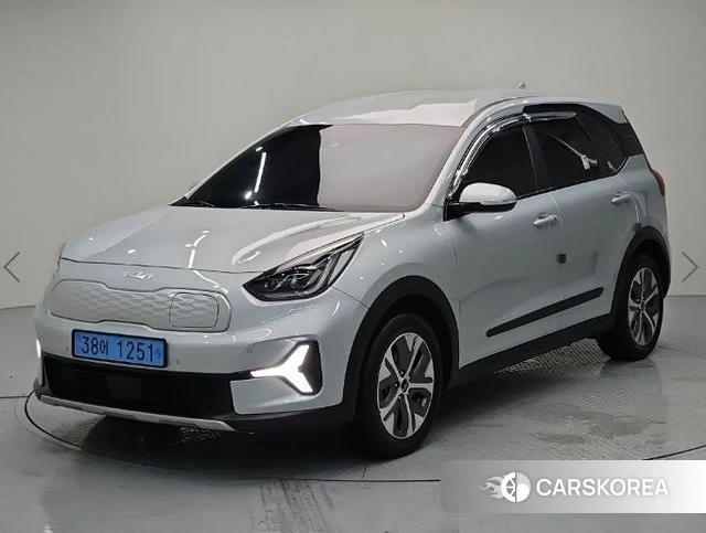 Kia Niro Plus 2022 Серебристо-серый из Кореи