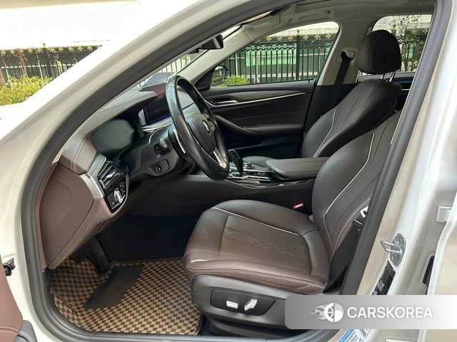 BMW 5 series 2021 Белый из Китая