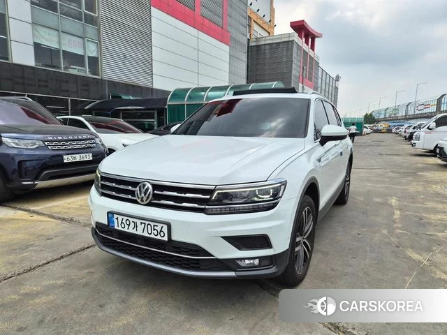 Volkswagen Tiguan Allspace 2020 Белый из Кореи