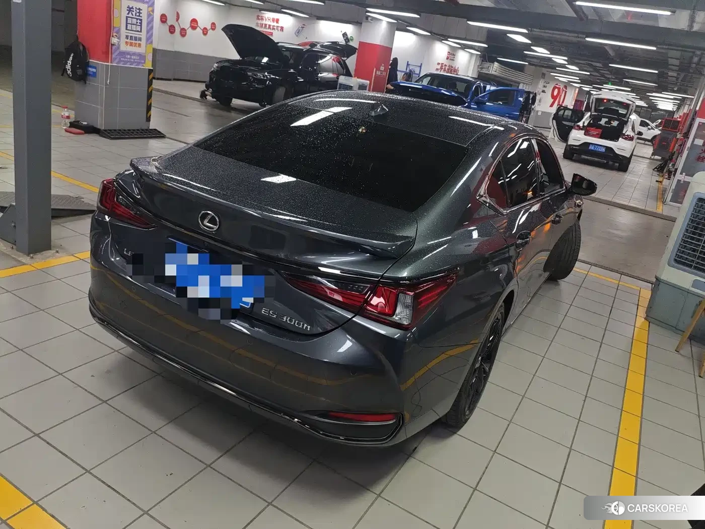 Lexus ES 2022 Silver/gray из Китая