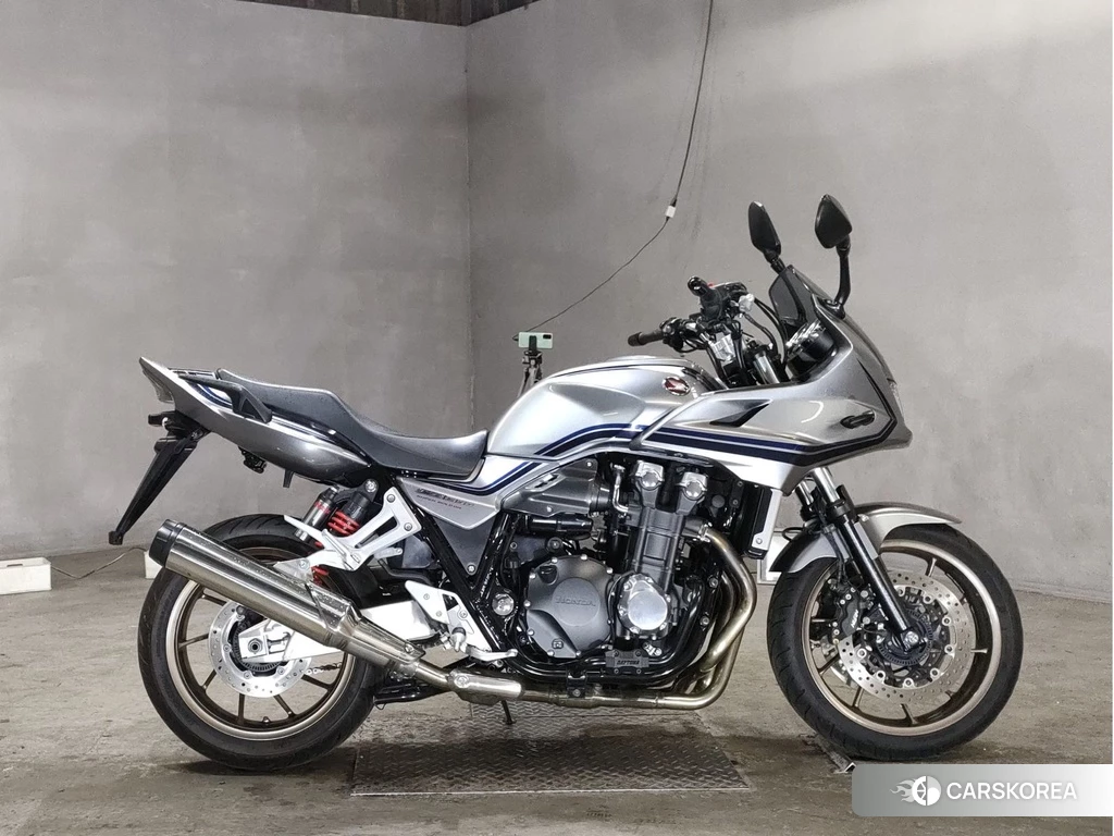Проданный Honda CB1300SF BOLDOR 2018 из Японии