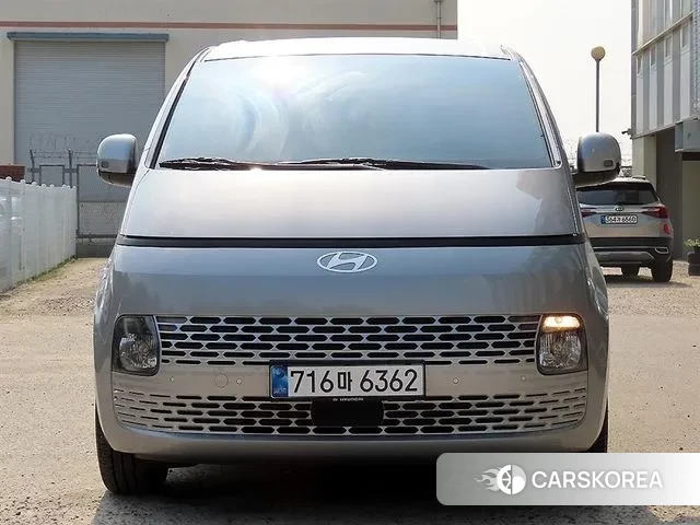 Hyundai Staria 2025 Серебристо-серый из Кореи