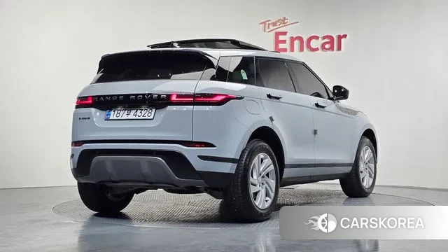 Land Rover Range Rover Evoque 2nd Generation 2024 Светло-серебряный цвет из Кореи