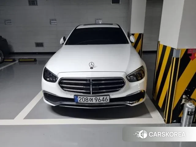 Mercedes-Benz E-Class W213 2021 Белый из Кореи