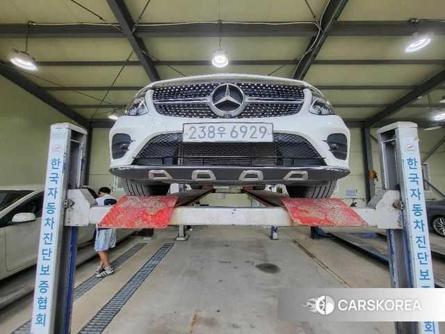 Mercedes-Benz GLC-Class X253 2019 Белый из Кореи