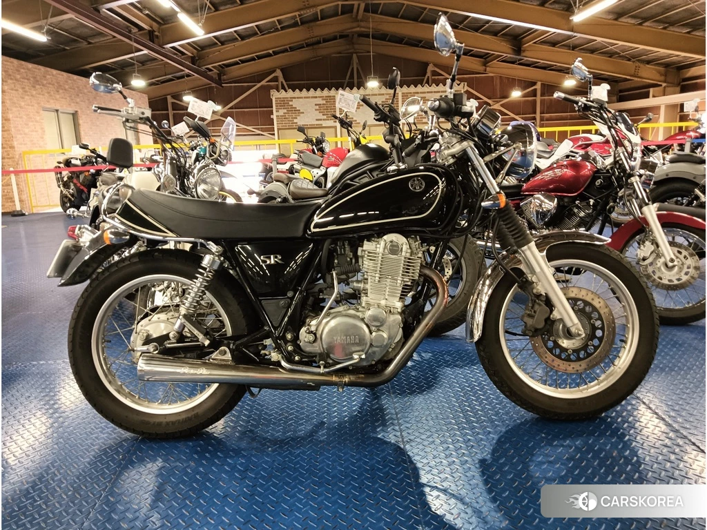 Проданный Yamaha SR 400 2010 из Японии, фото 2