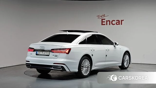 Audi A6 (C8) 2021 Белый из Кореи