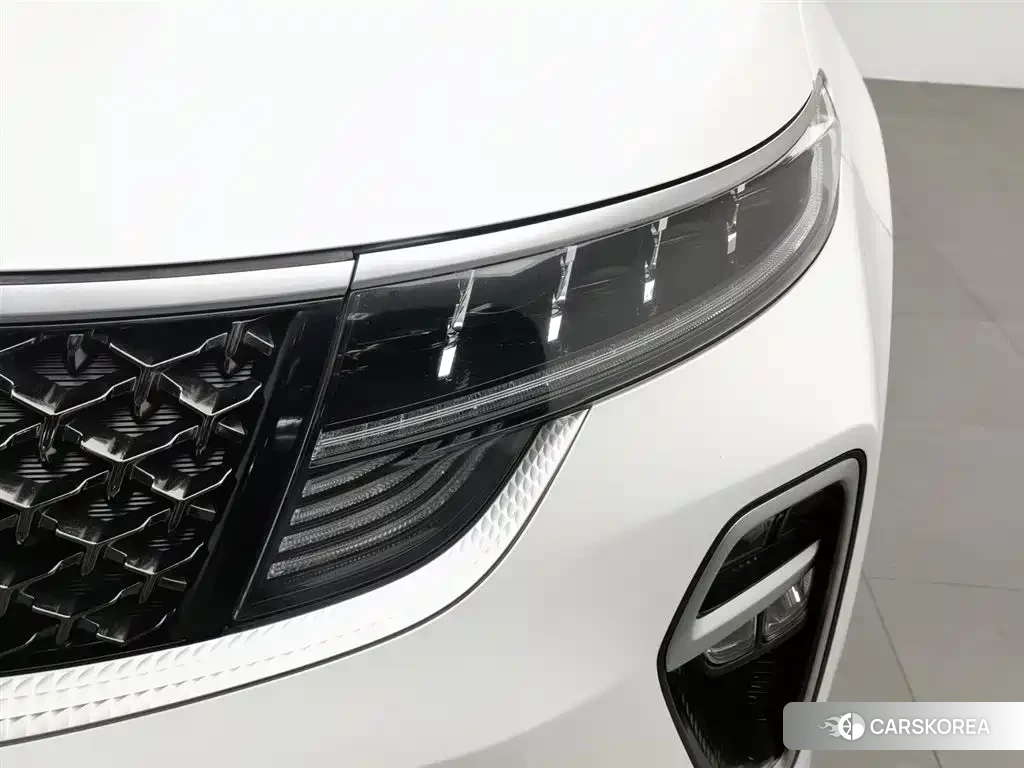 Kia KX5 2023 Белый из Китая, фото 2