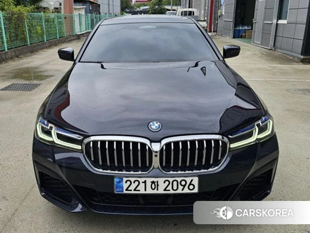 BMW 5 Series (G30) 2023 Черный из Кореи