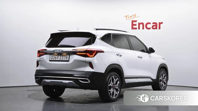 Kia Seltos 2022 Белый из Кореи