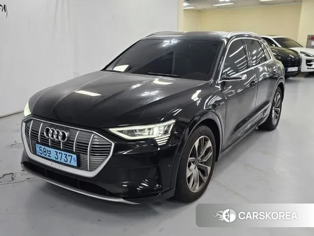 Audi e-Tron 2023 Черный из Кореи