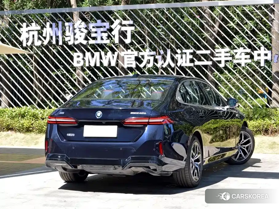 BMW i5 2025 Черный из Китая
