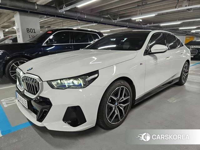 BMW 5 Series (G60) 2025 Белый из Кореи