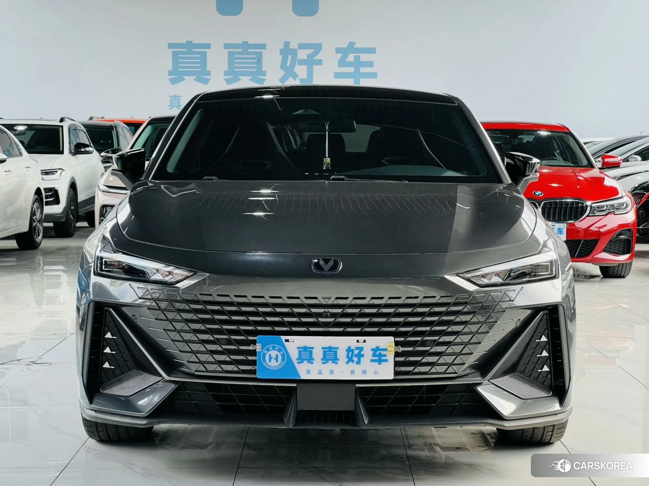 Chang'an UNI-V 2024 Темно-серый из Китая