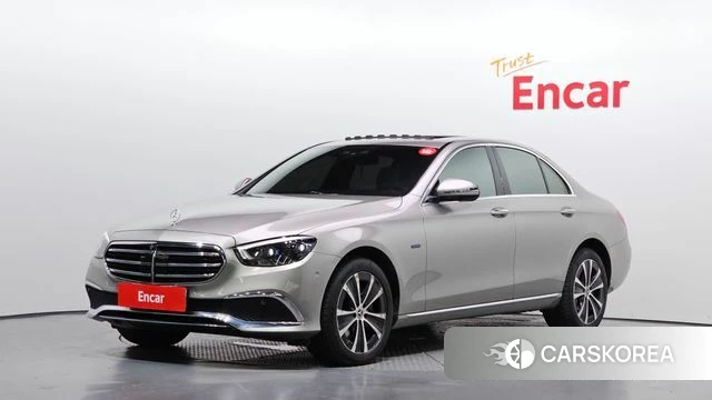 Mercedes-Benz E-Class W213 2021 Серебристо-серый из Кореи