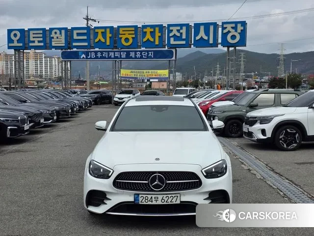 Mercedes-Benz E-Class W213 2021 Белый из Кореи