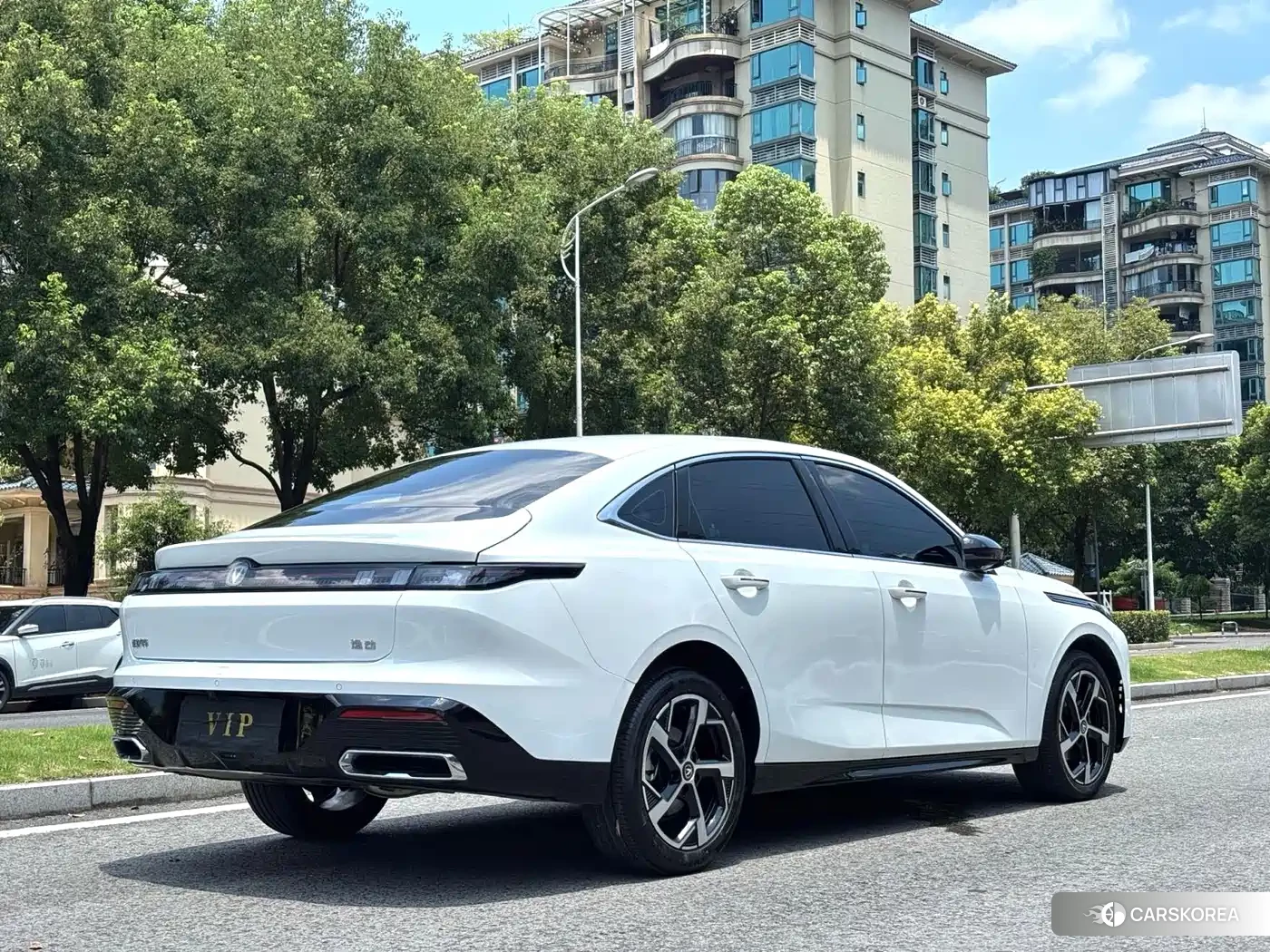 Chang'an Yidong 2026 Белый из Китая