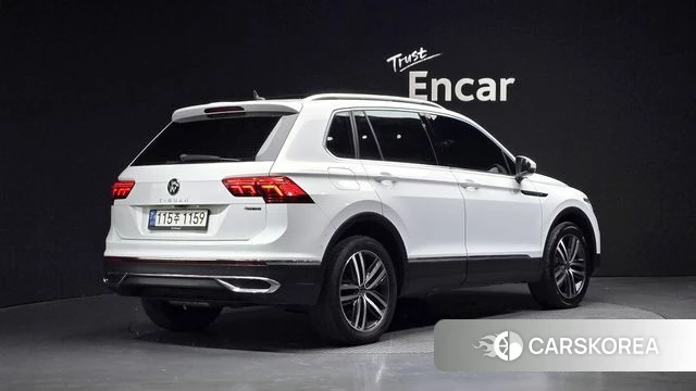 Volkswagen Tiguan second Generation 2022 Белый из Кореи