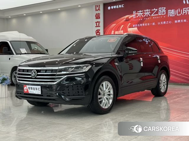 Volkswagen Touareg 2023 Черный из Китая
