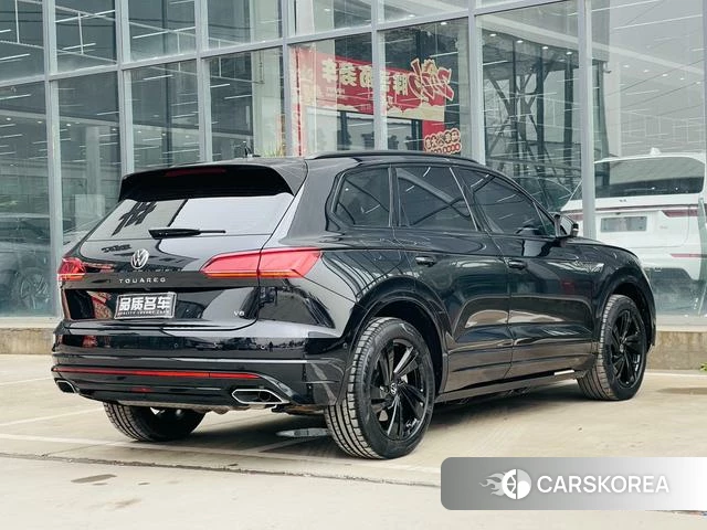 Volkswagen Touareg 2022 Черный из Китая