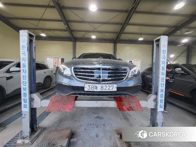 Mercedes-Benz E-Class W213 2018 Серый из Кореи