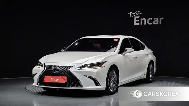 Lexus ES300h 7th generation 2021 Белый из Кореи