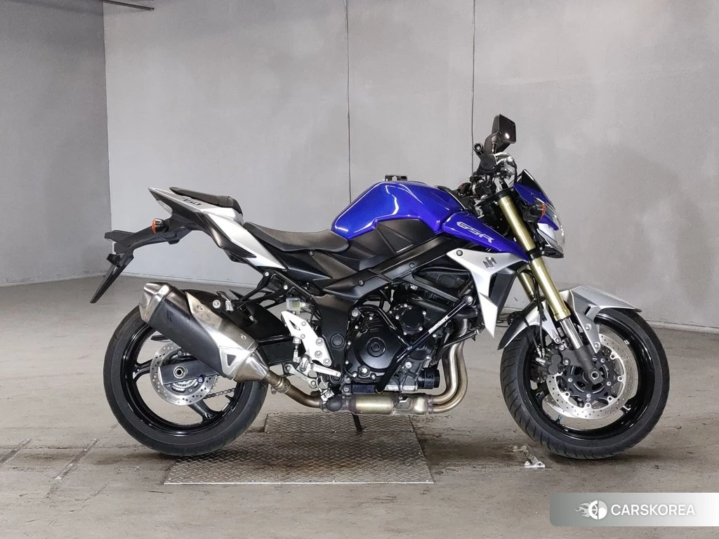 Проданный Suzuki GSR750 2014 из Японии, фото 2