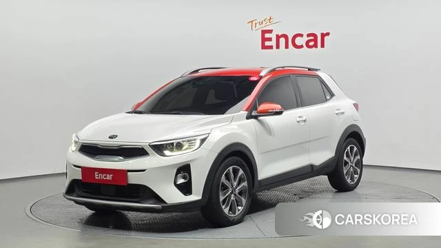 Kia Stonic 2019 Белый из Кореи