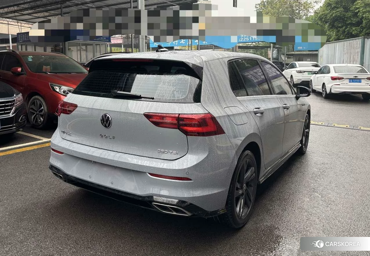 Volkswagen Golf 2022 Серебристо-серый из Китая