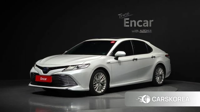 Toyota Camry (XV70) 2019 Белый из Кореи