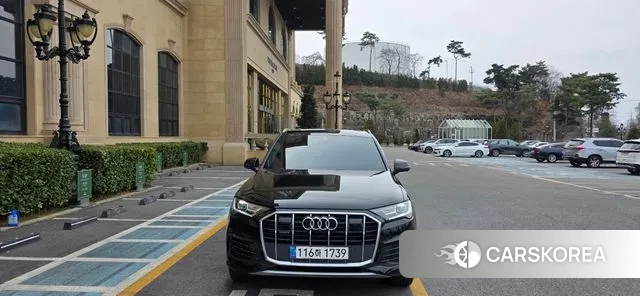 Audi Q7 (4M) 2022 Черный из Кореи