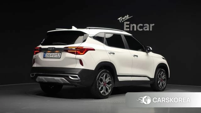 Kia Seltos 2021 Белый из Кореи