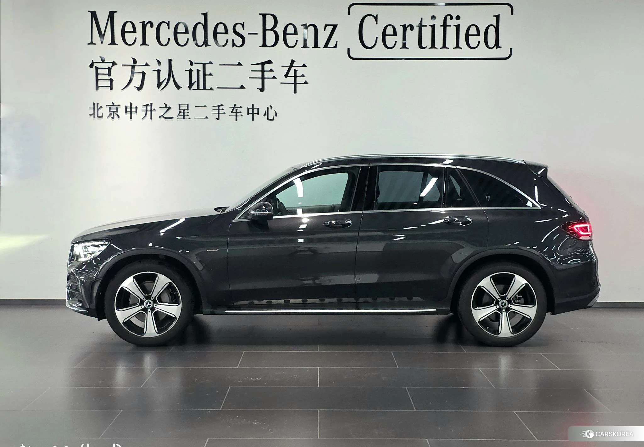 Mercedes-Benz GLC 2021 Темно-серый из Китая