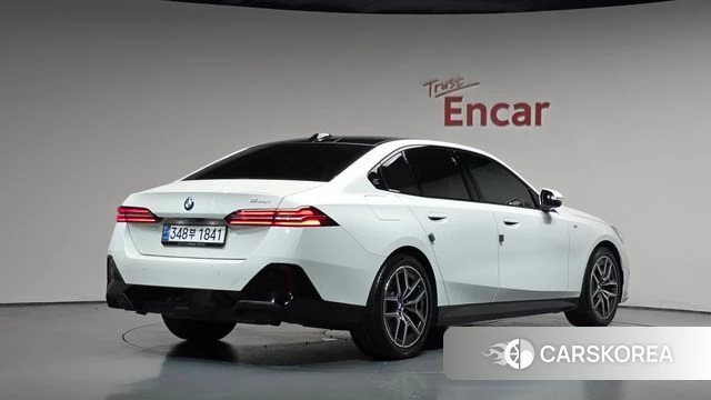 BMW 5 Series (G60) 2024 Белый из Кореи