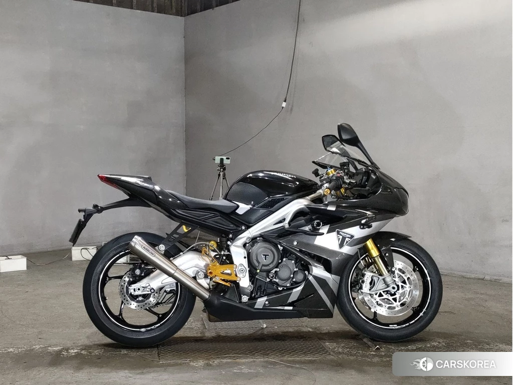 Проданный OTHER TRIUMPH DAYTONA MOTO2 765LTD 2020 из Японии