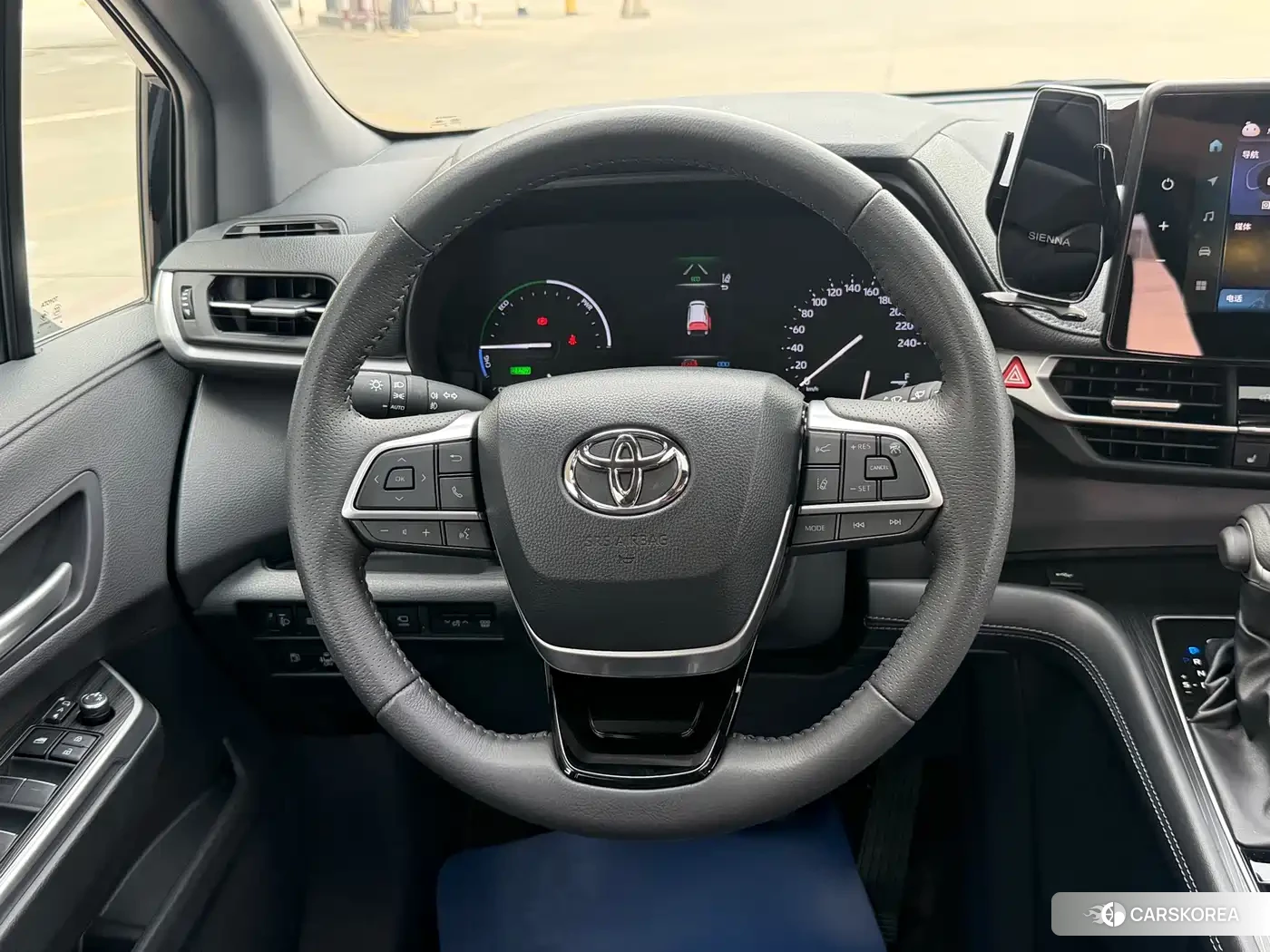 Toyota Sienna 2025 Черный из Китая