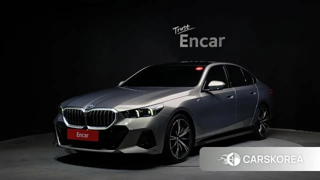BMW 5 Series (G60) 2025 Серебристо-серый из Кореи